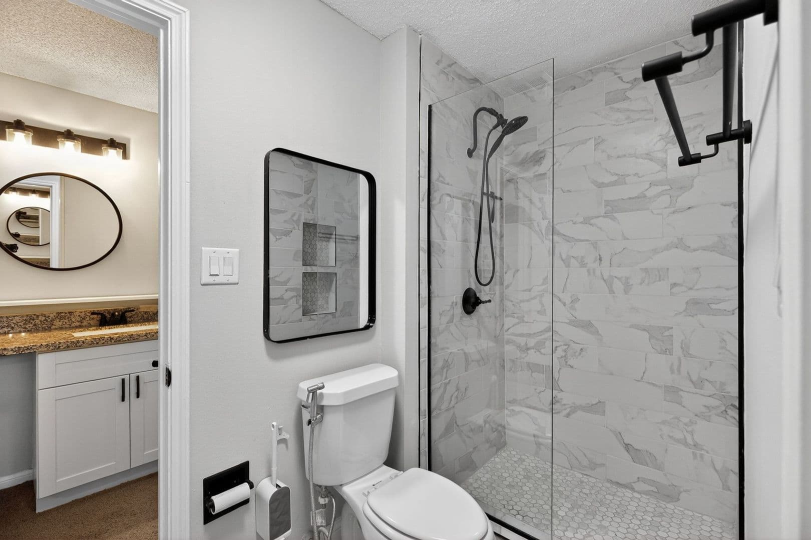 Houston House: 2250 Shadowdale Dr