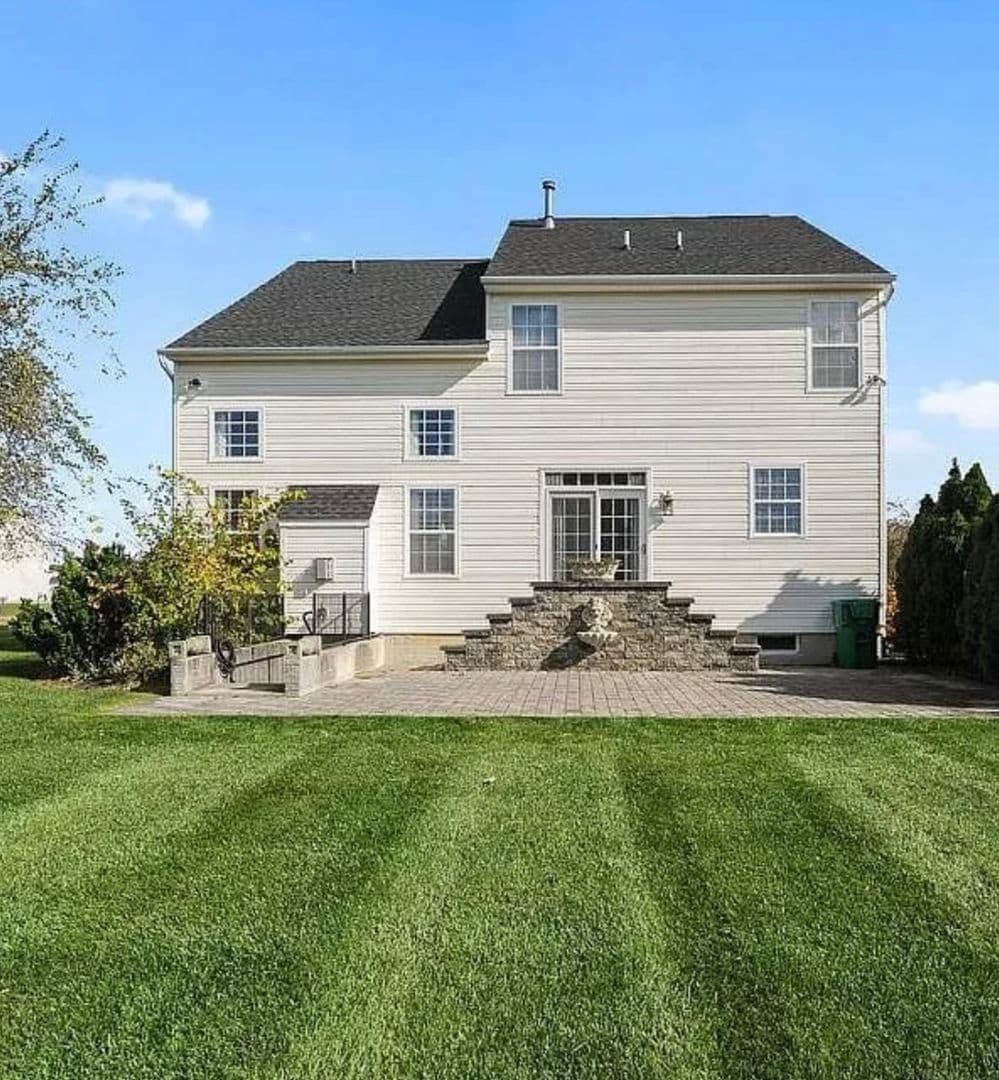 Magnolia House: 181 Almonds Way