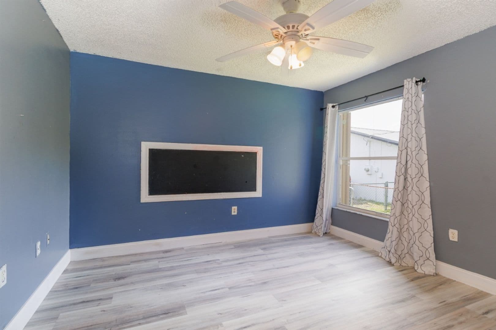 Palm Bay House: 1515 Nona St NE