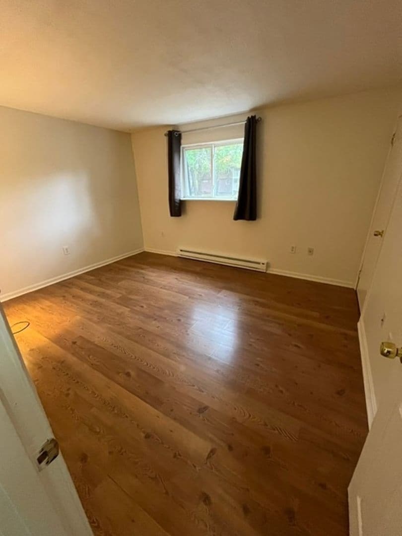 Dracut Townhome: 120 Thissell Ave