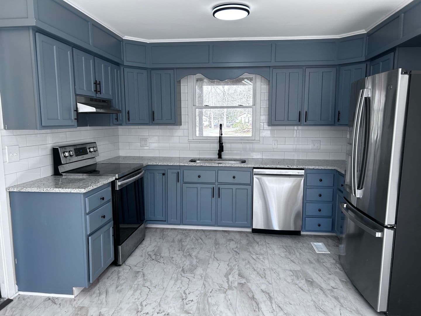 Columbia House: 3700 Cairnbrook Ct