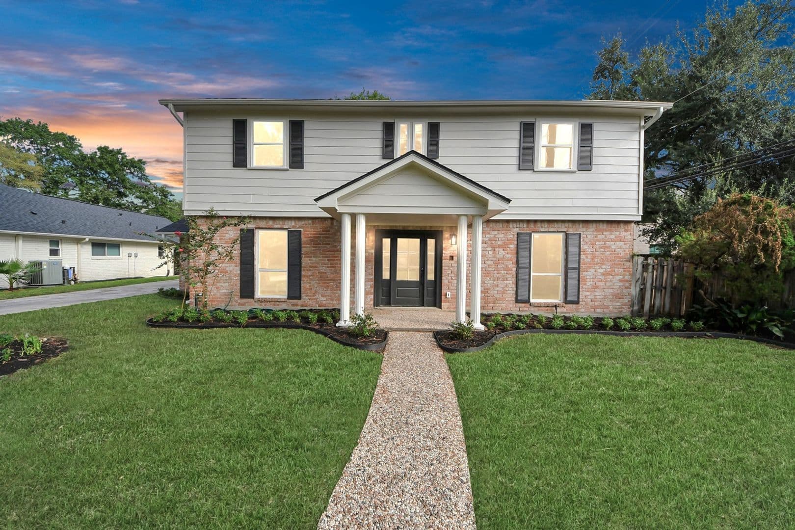 Houston House: 10806 Olympia Dr