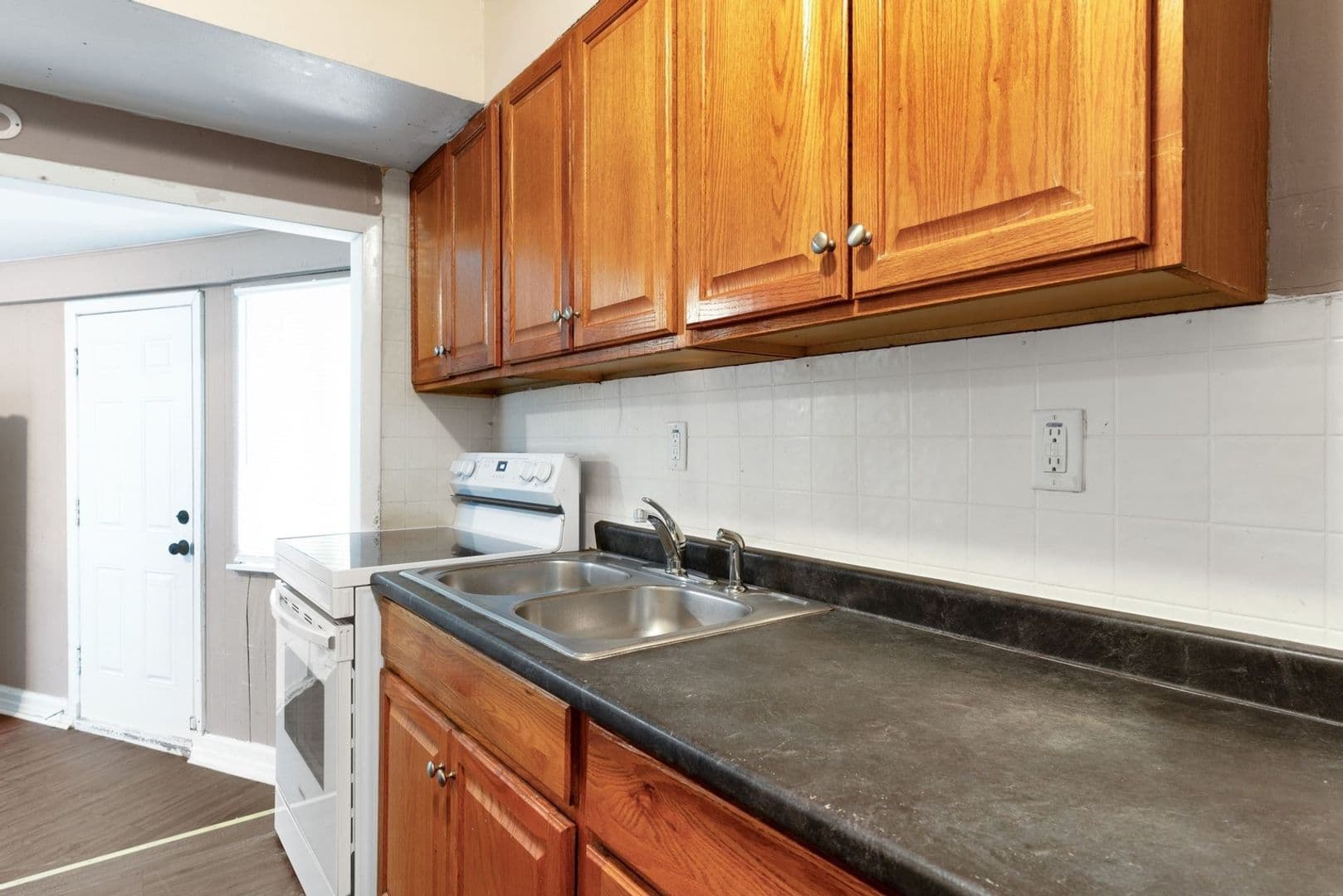 Saint Louis House: 300 Estridge Rd