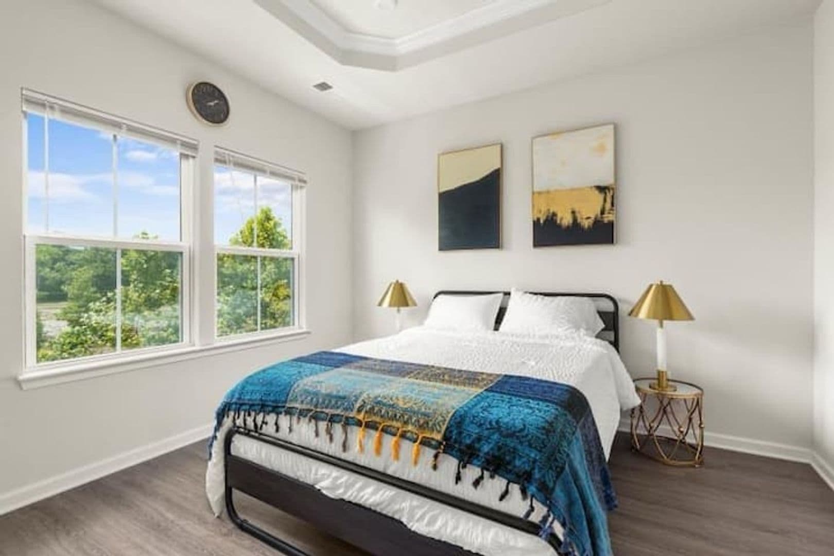 Portsmouth House: 207 Falcon Ave