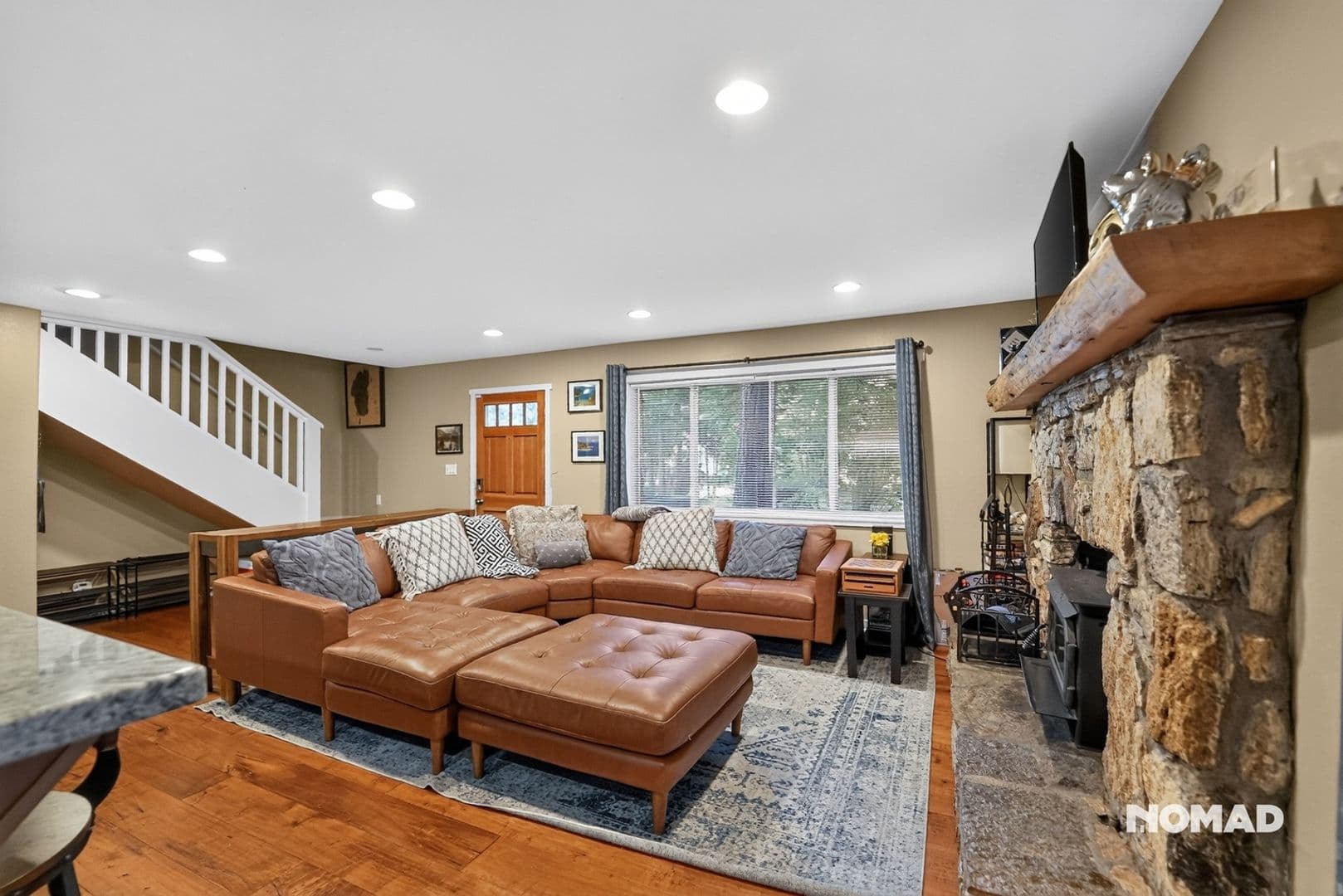 Tahoma House: 7064 6th Ave