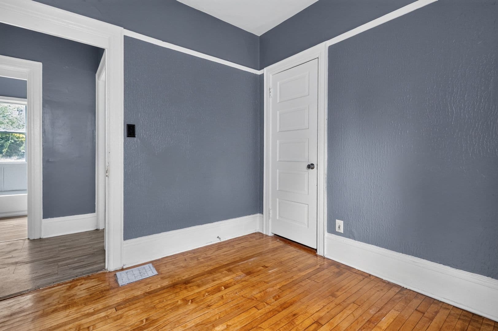 Milwaukee Townhome: 2335 N 16th St