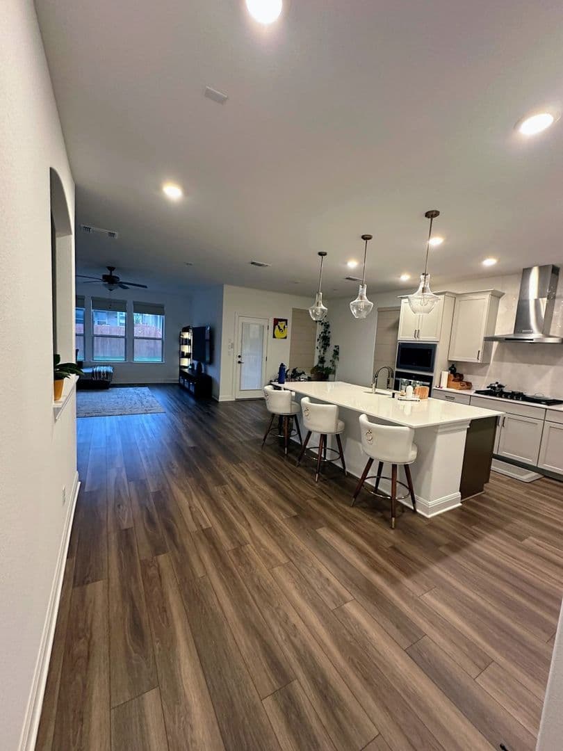 Liberty Hill House: 240 Canyoncrest Way