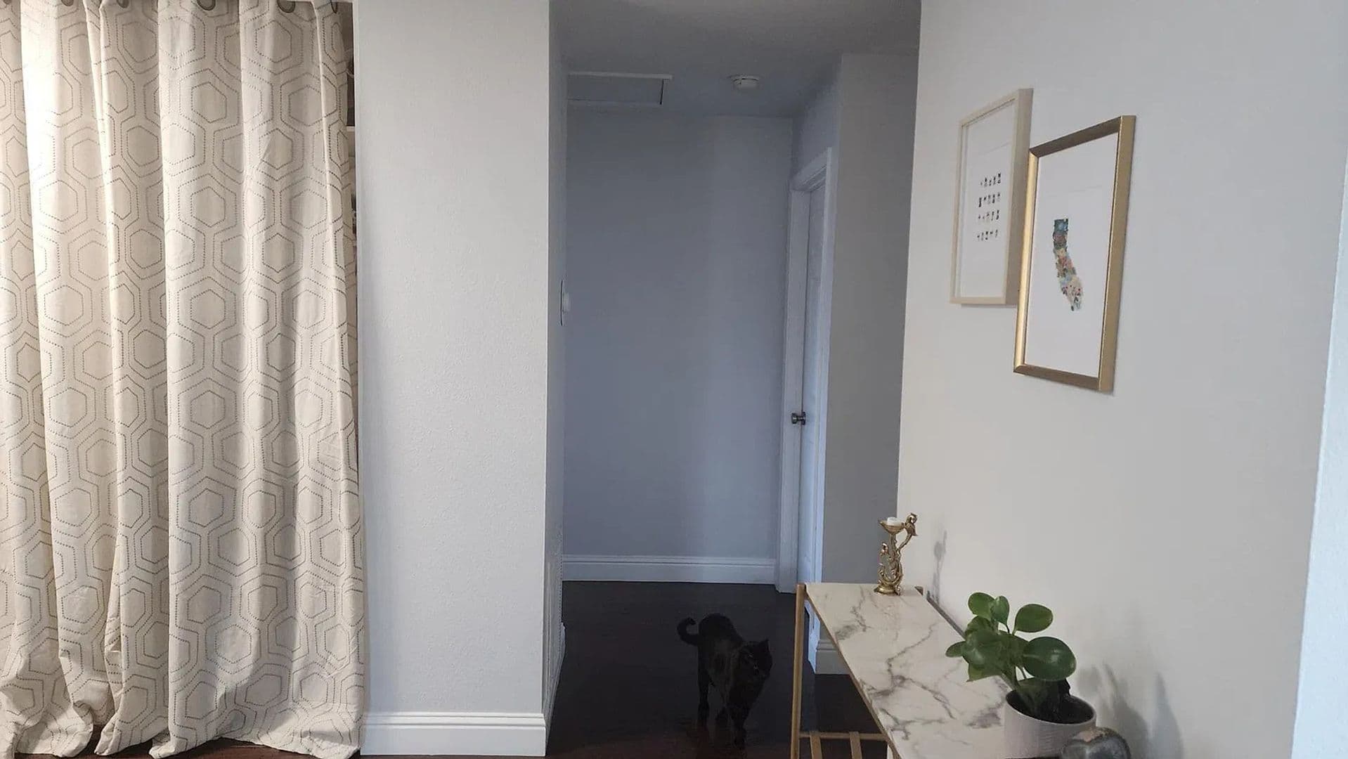 Livermore House: 1032 Hollyhock St