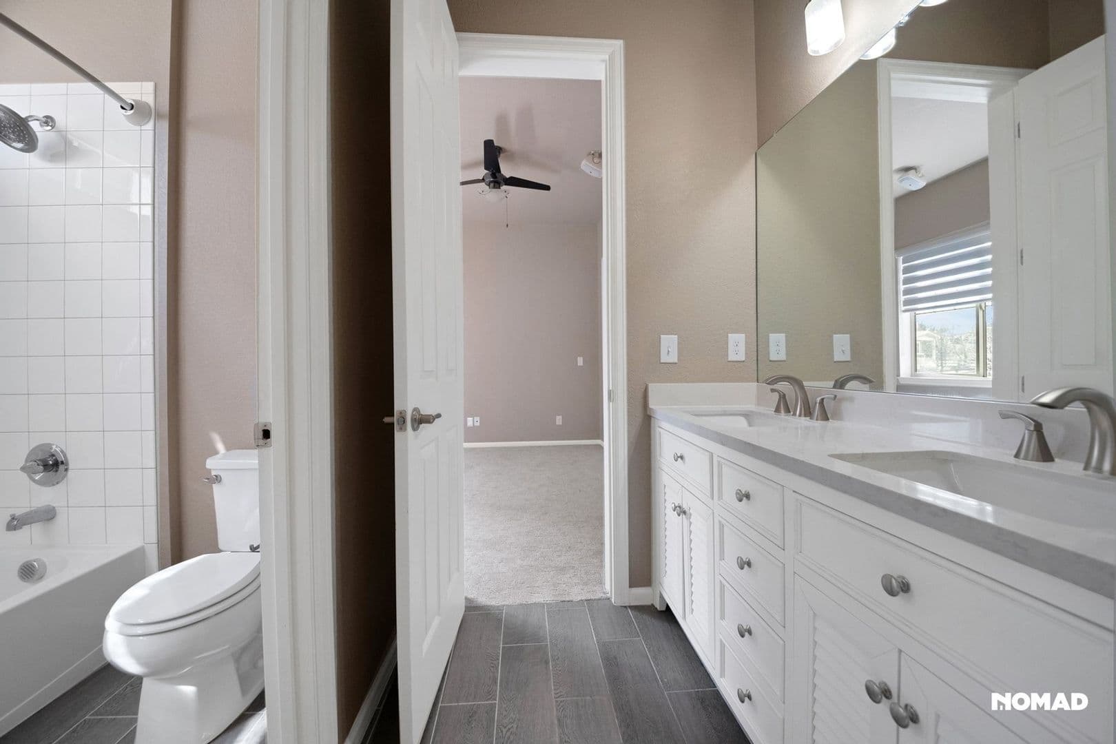 Aurora House: 26926 E Davies Pl