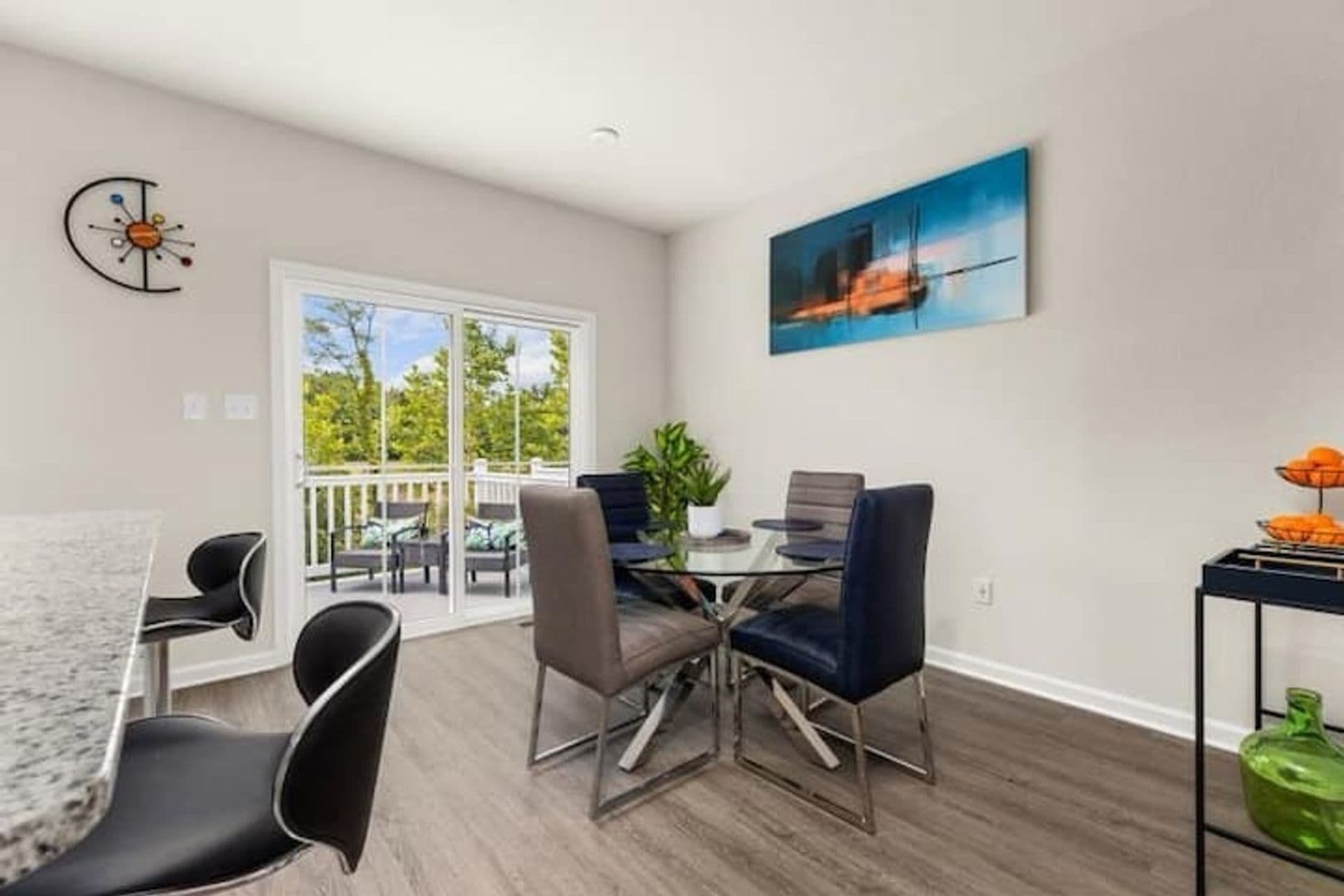 Portsmouth House: 207 Falcon Ave