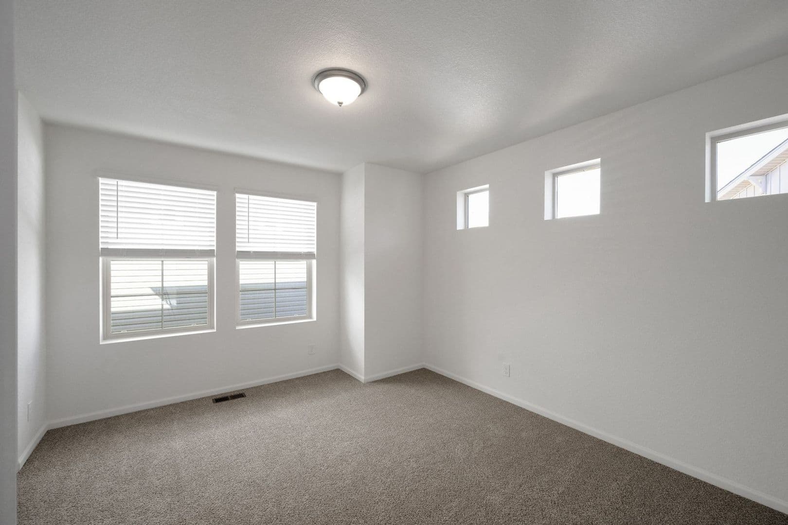 Commerce City House: 16131 E 111th Dr