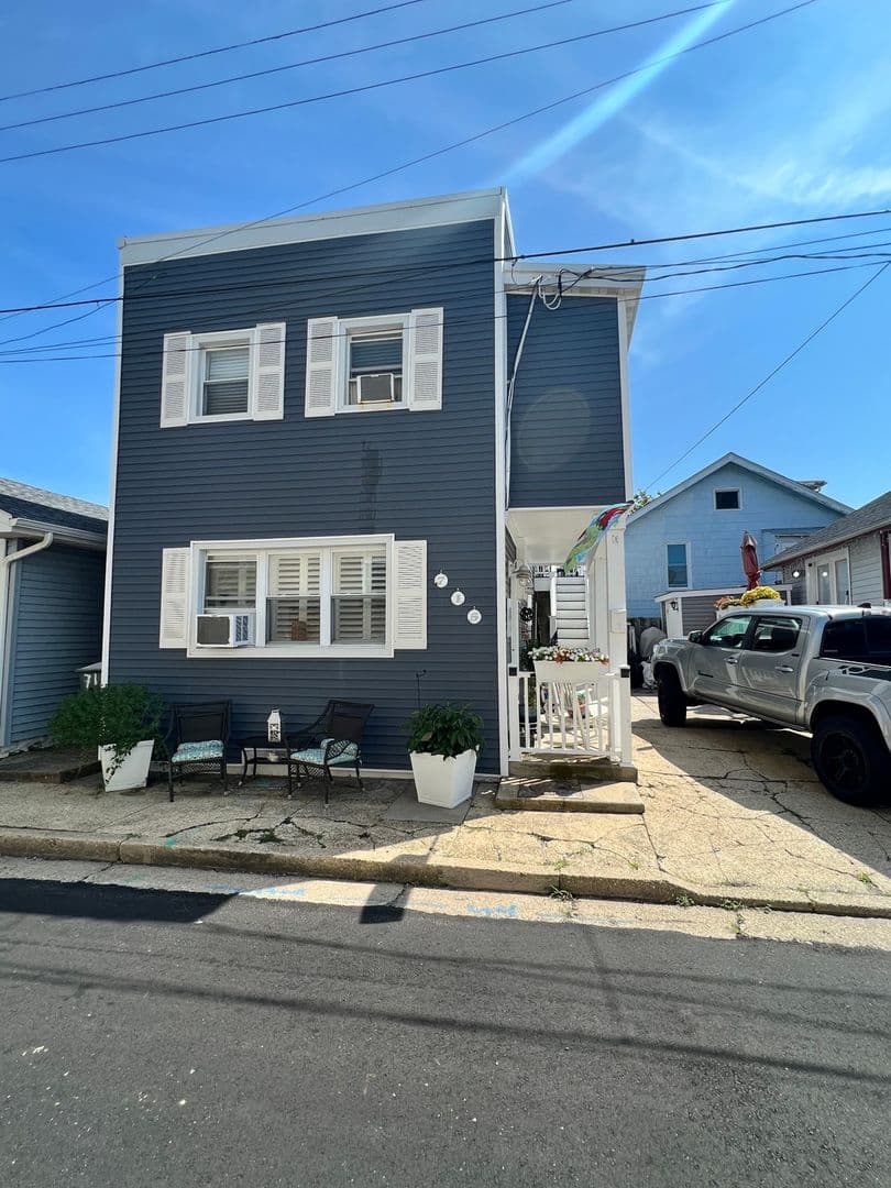 Atlantic City Townhome: 715 Wisteria Rd