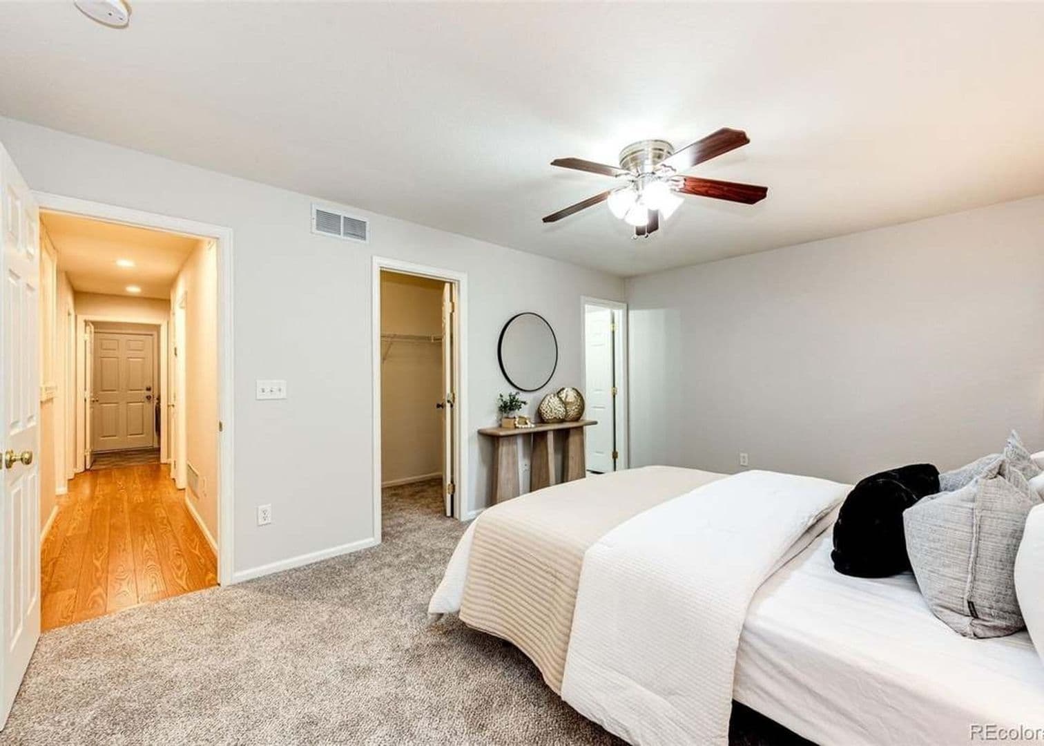 Englewood House: 16475 E Phillips Pl
