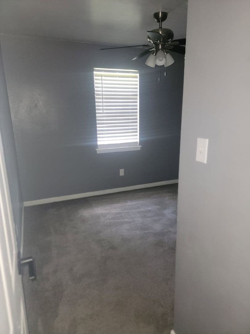 Jacksonville House: 1115 Ray Rd