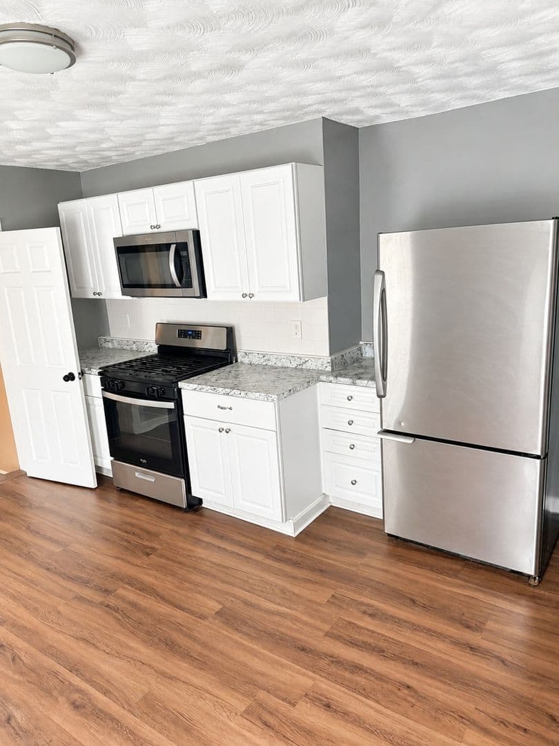 Lowell Townhome: 27 W 5th St