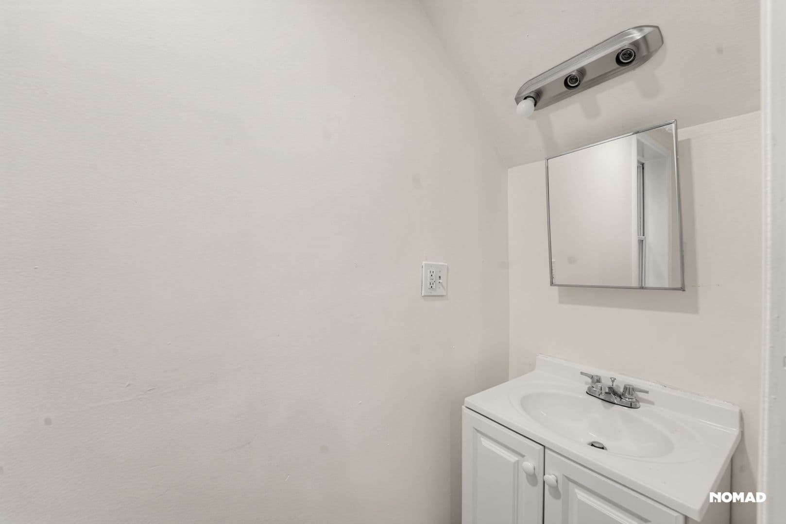 Newark Townhome: 72 Norwood St