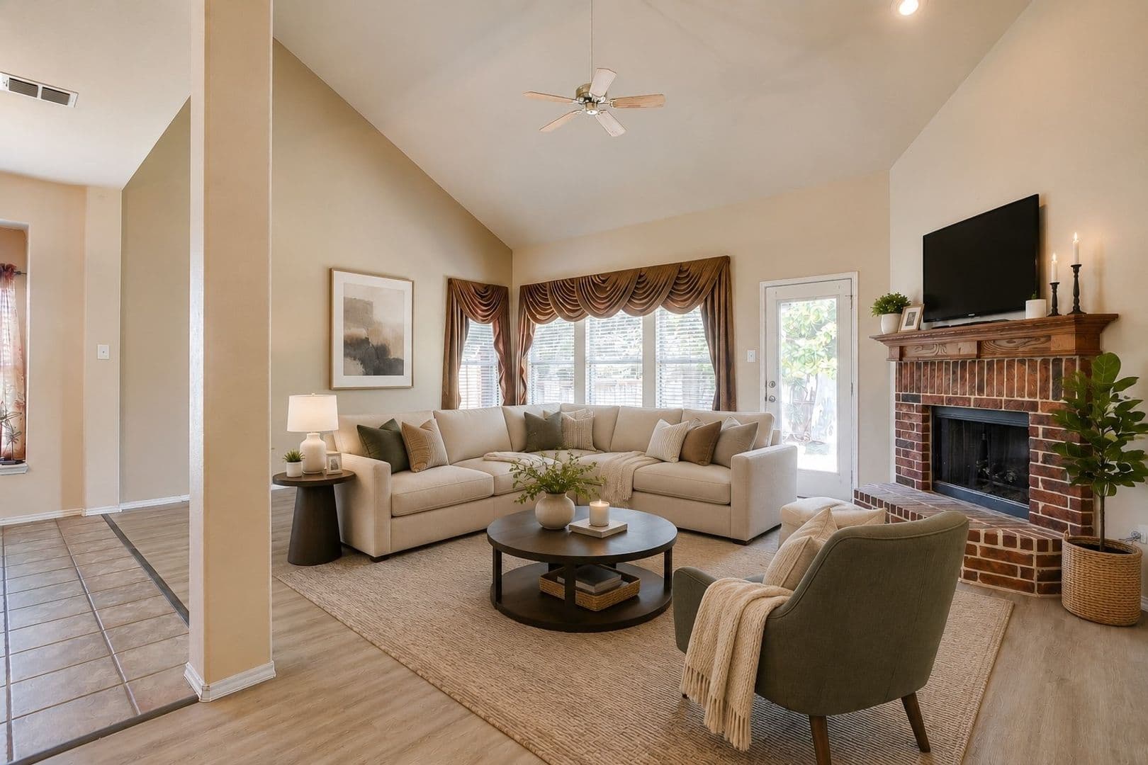 Grand Prairie House: 7004 Alcala
