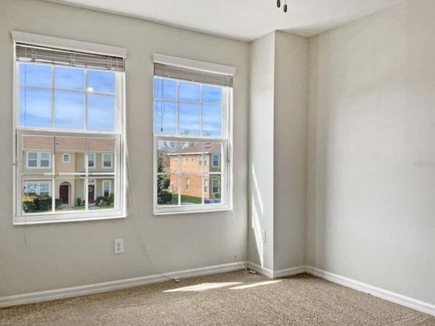 Riverview Townhome: 7028 White Treetop Pl