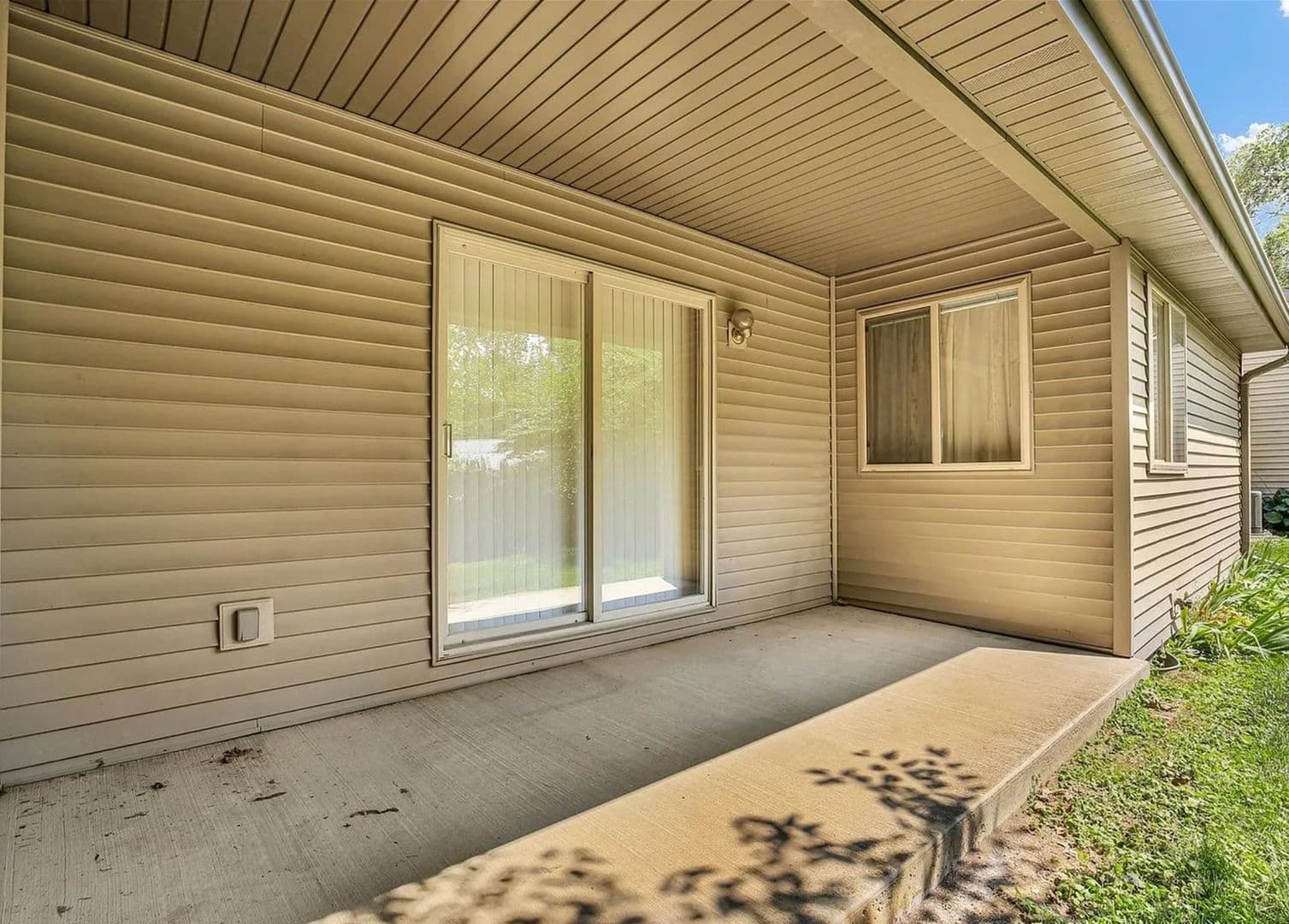 Urbana House: 1801 Glenwood Oaks Ct