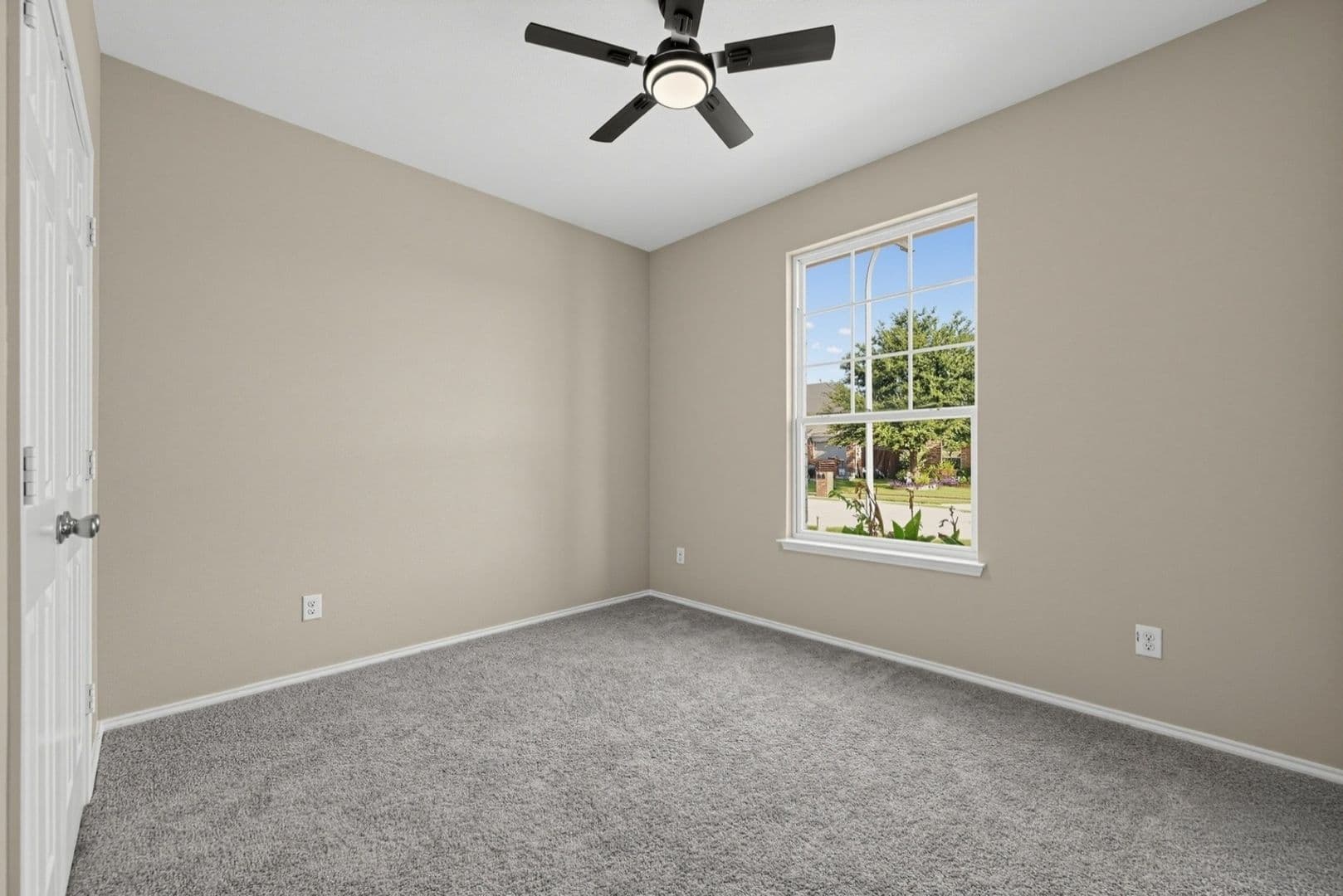 Fort Worth House: 517 High Desert Dr