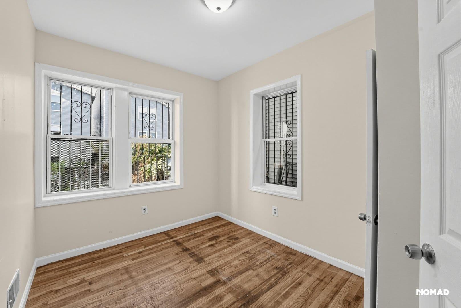 Newark Townhome: 72 Norwood St