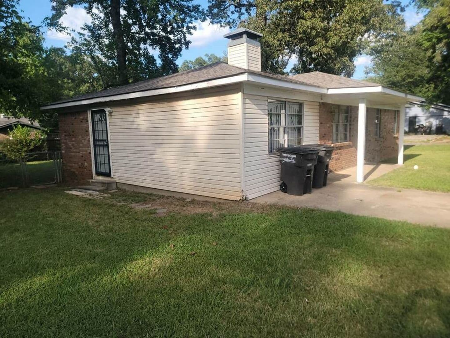 Jacksonville House: 1115 Ray Rd