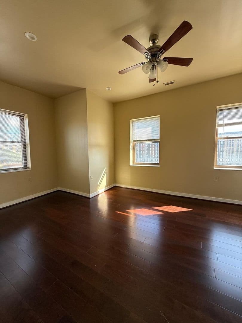 Washington Condo: 55 M St NW