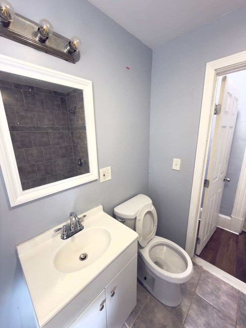Hartford House: 23 Alden St