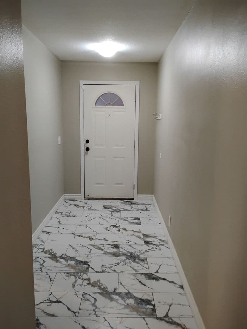 Lancaster House: 44755 Jefferson Ct