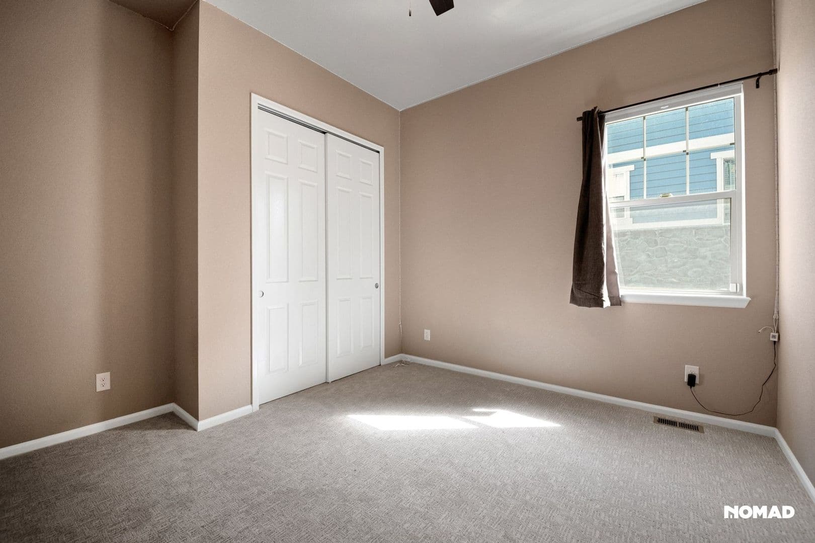 Aurora House: 26926 E Davies Pl