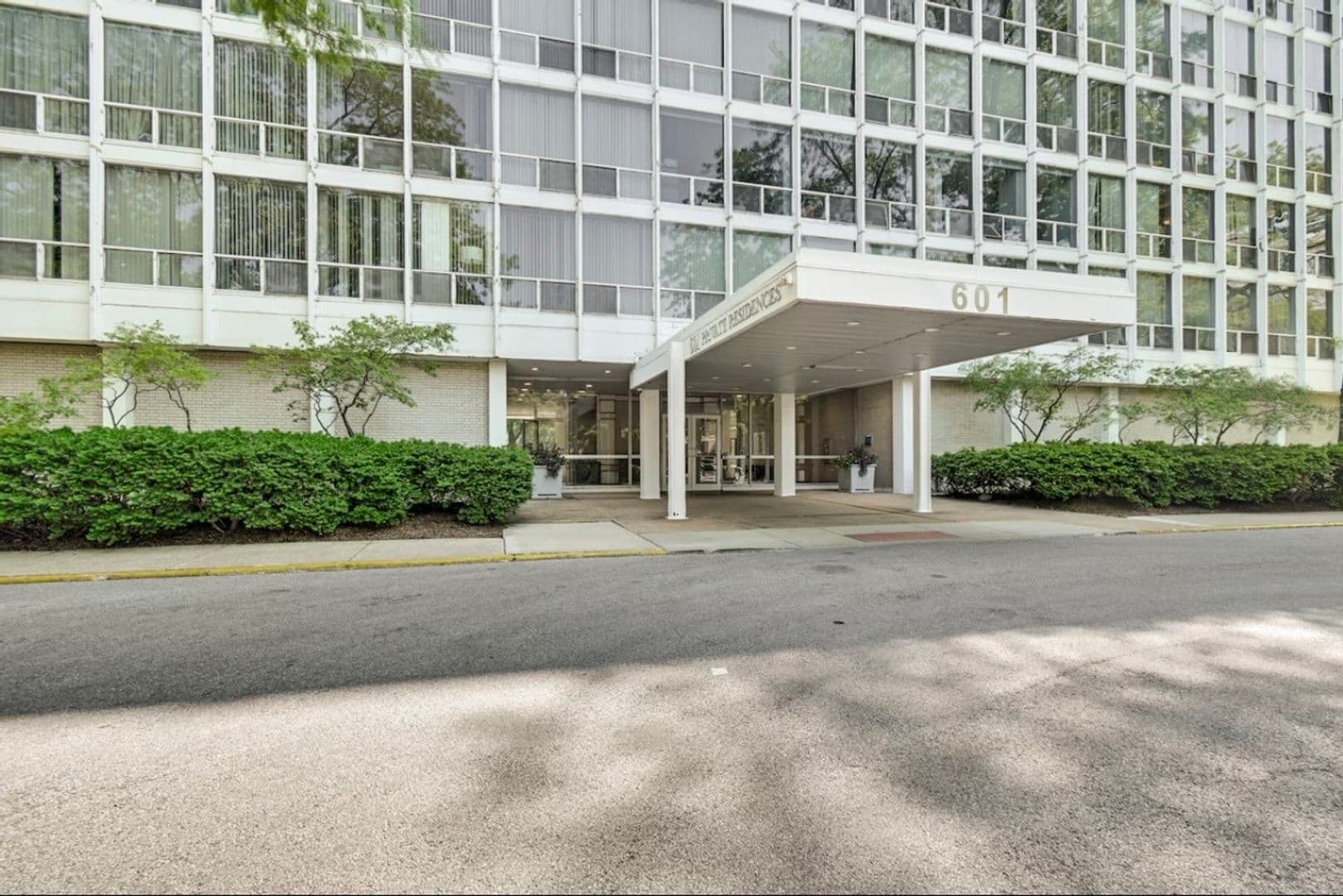Chicago Condo: 601 E 32nd St