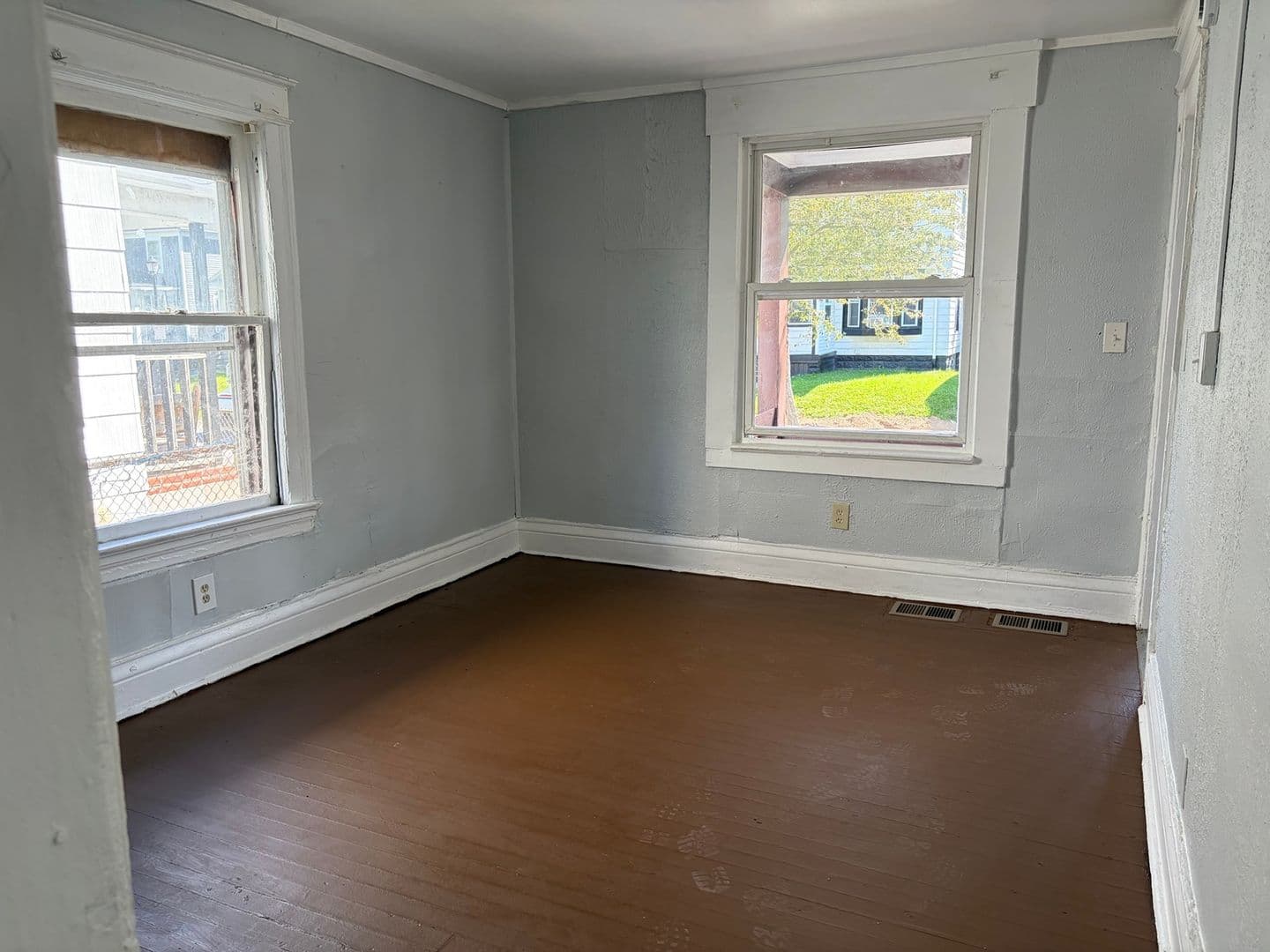 Rochester Townhome: 90 Fairbanks St