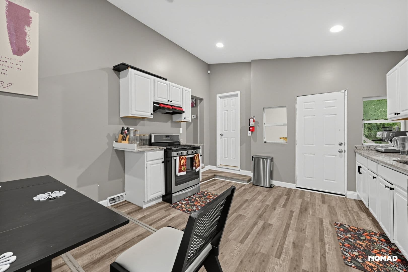 Washington House: 1627 W St SE