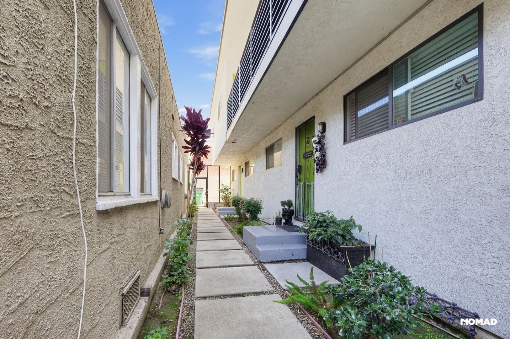 Long Beach Townhome: 2326 Locust Ave