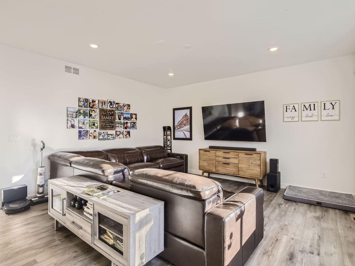 Longmont House: 12885 Bay St