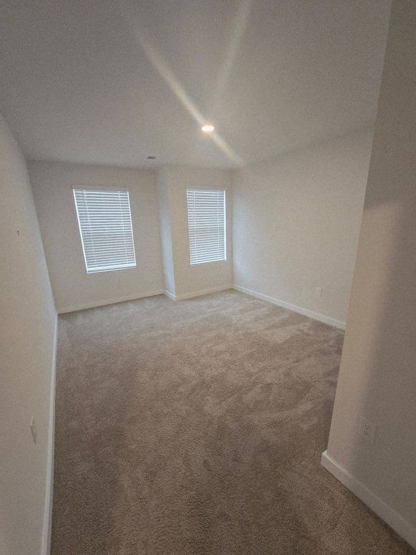 Union City House: 3416 Stonewall Ct