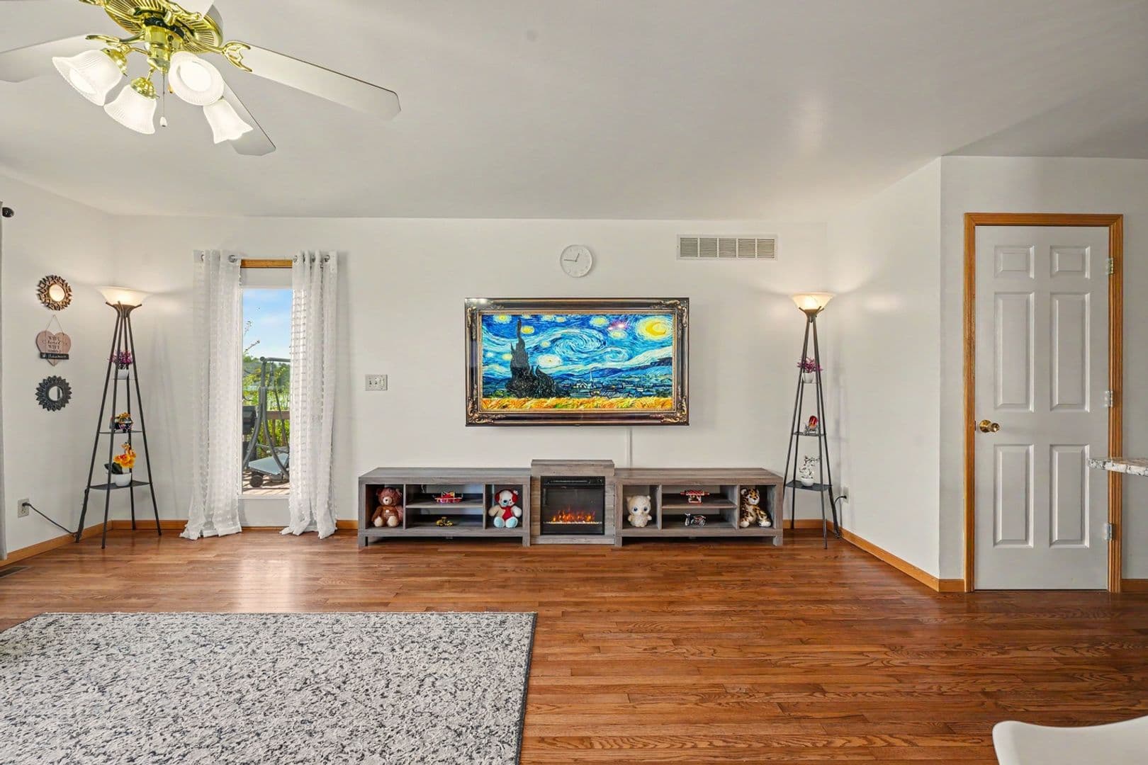Champaign House: 708 Erin Dr