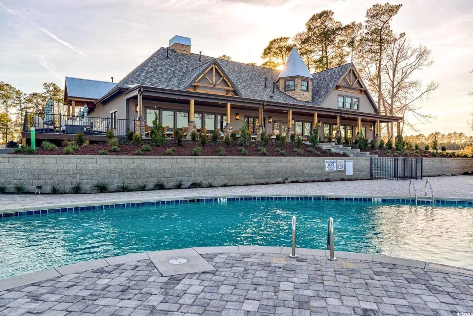 Little River House: 651 Wallace Dr