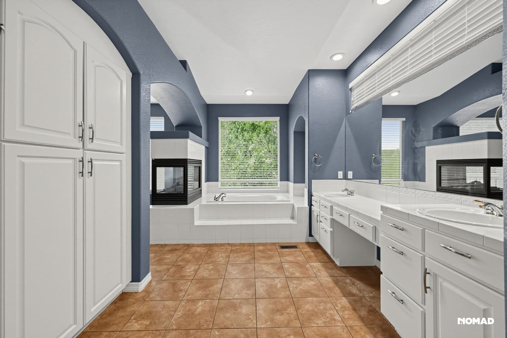 Aurora House: 21955 E Costilla Dr