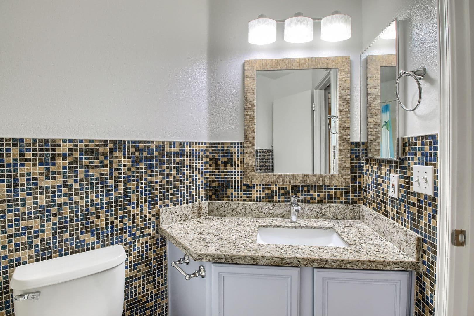 Phoenix House: 3033 E Wahalla Lane