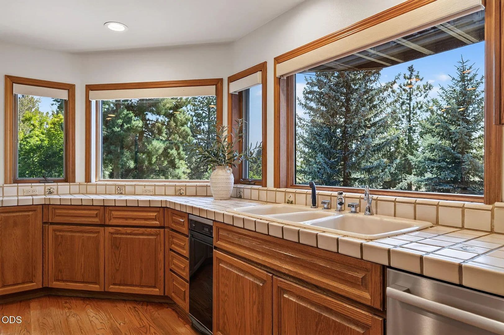 Bend House: 2889 Nw Starview Dr