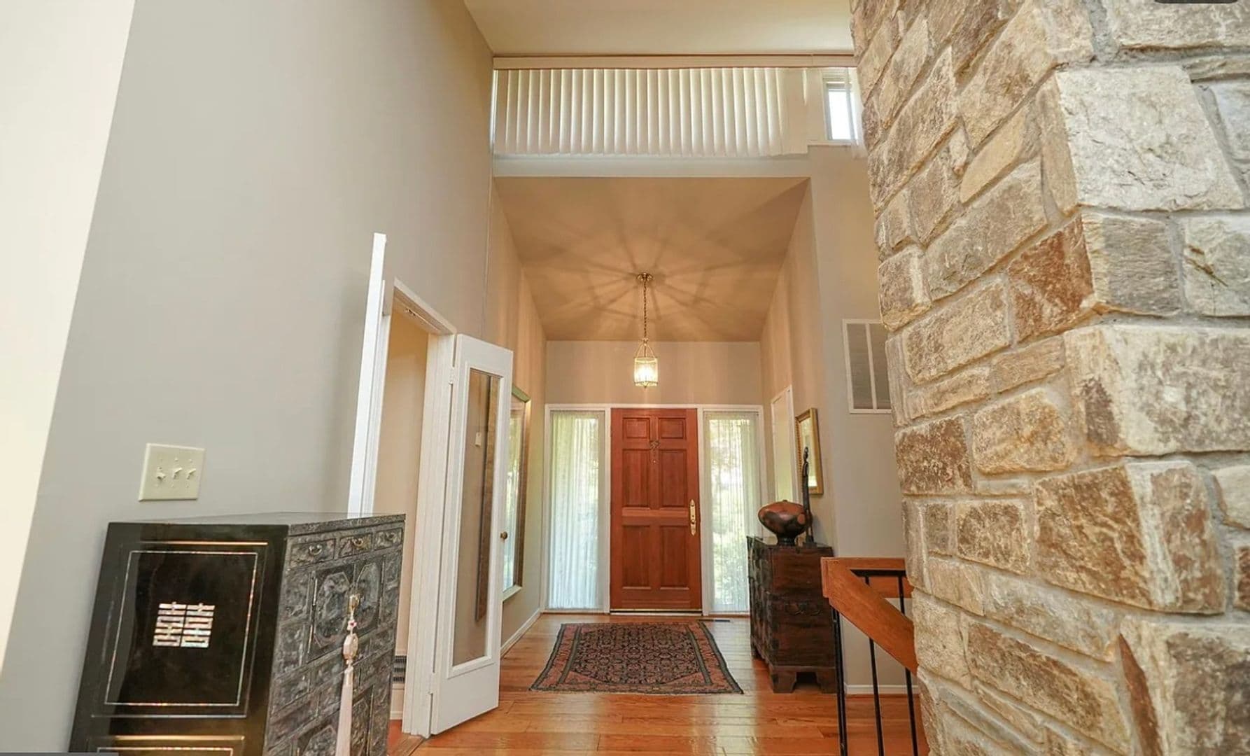 Potomac House: 8801 Quiet Stream Ct