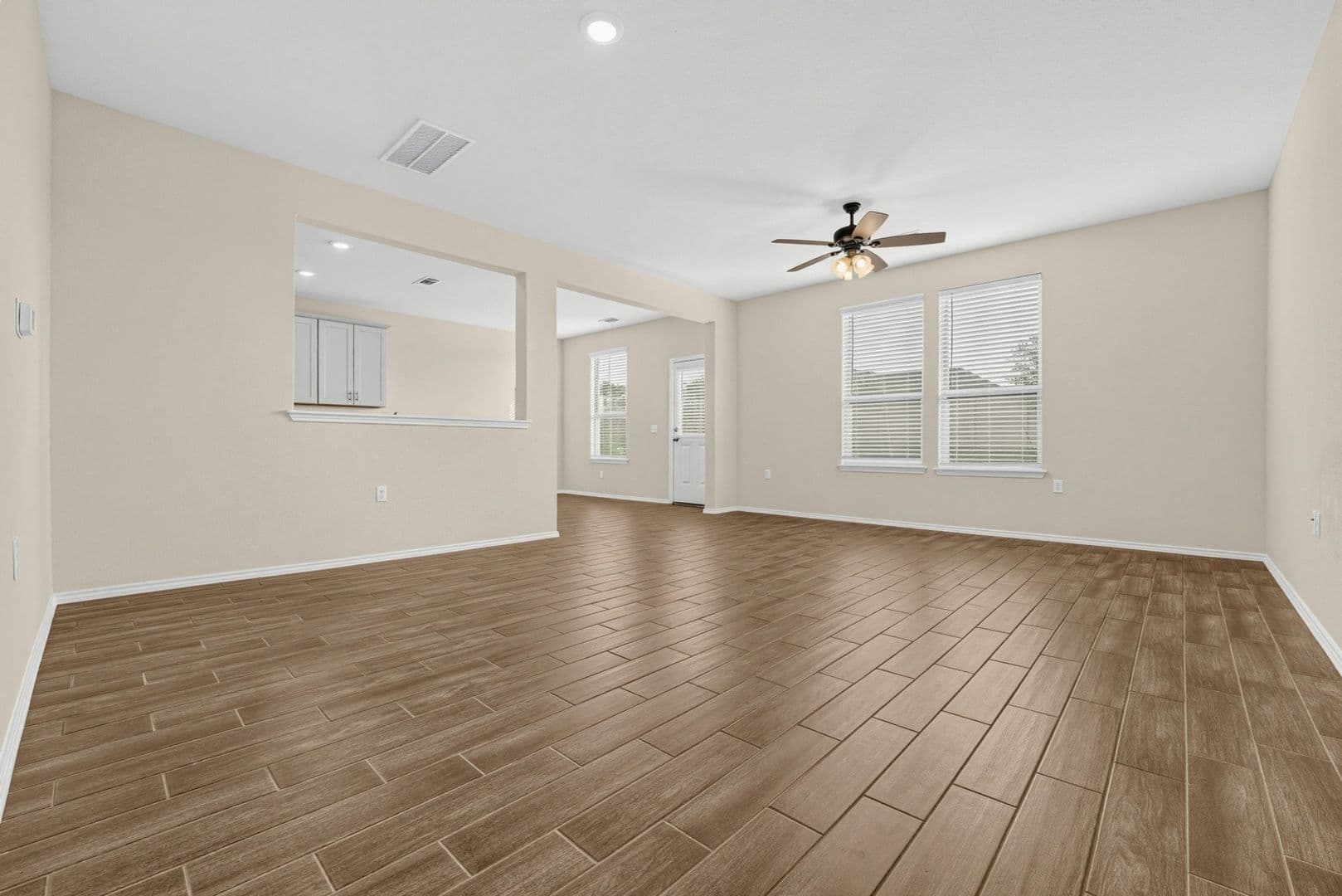 Manor House: 11111 Mestengo Dr