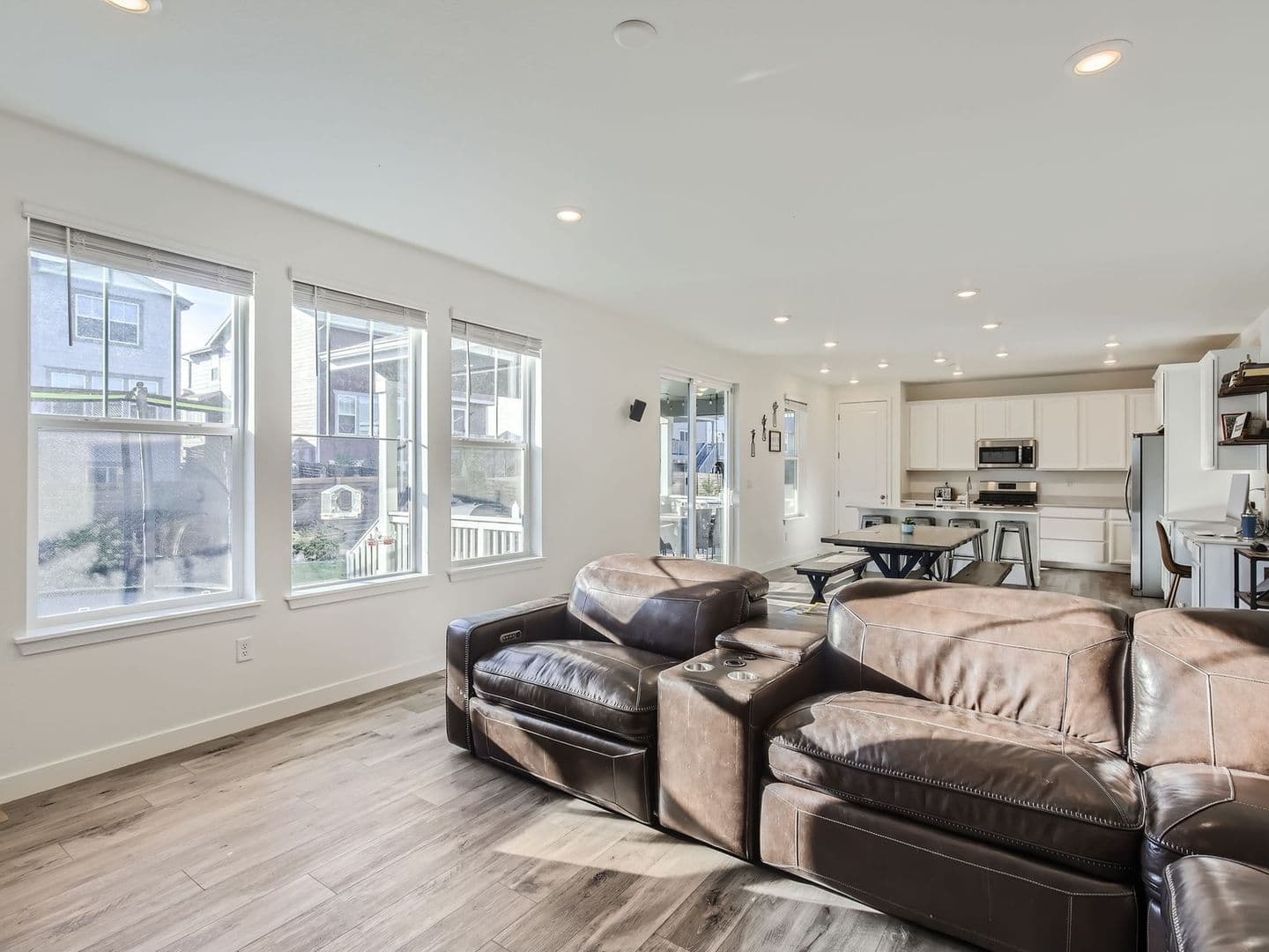 Longmont House: 12885 Bay St