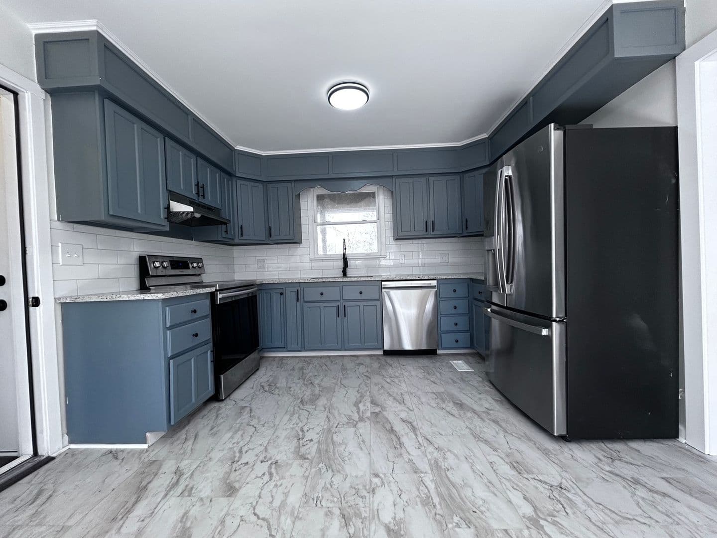 Columbia House: 3700 Cairnbrook Ct