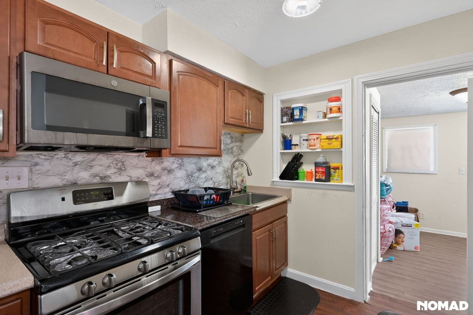Louisville House: 1015 W Indian Trl