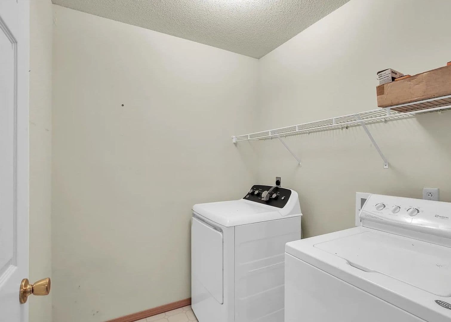 Urbana House: 1801 Glenwood Oaks Ct