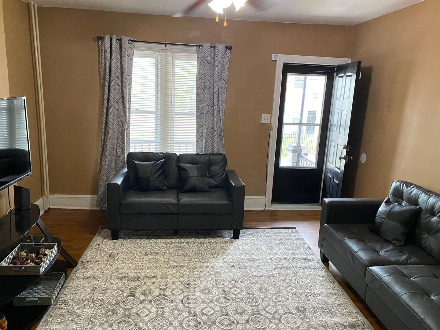 Wilmington House: 7 E 25th St