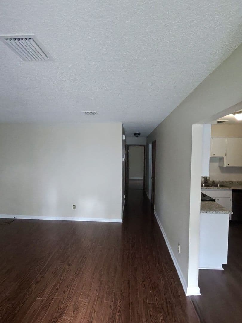 Jacksonville House: 7325 Calvin St