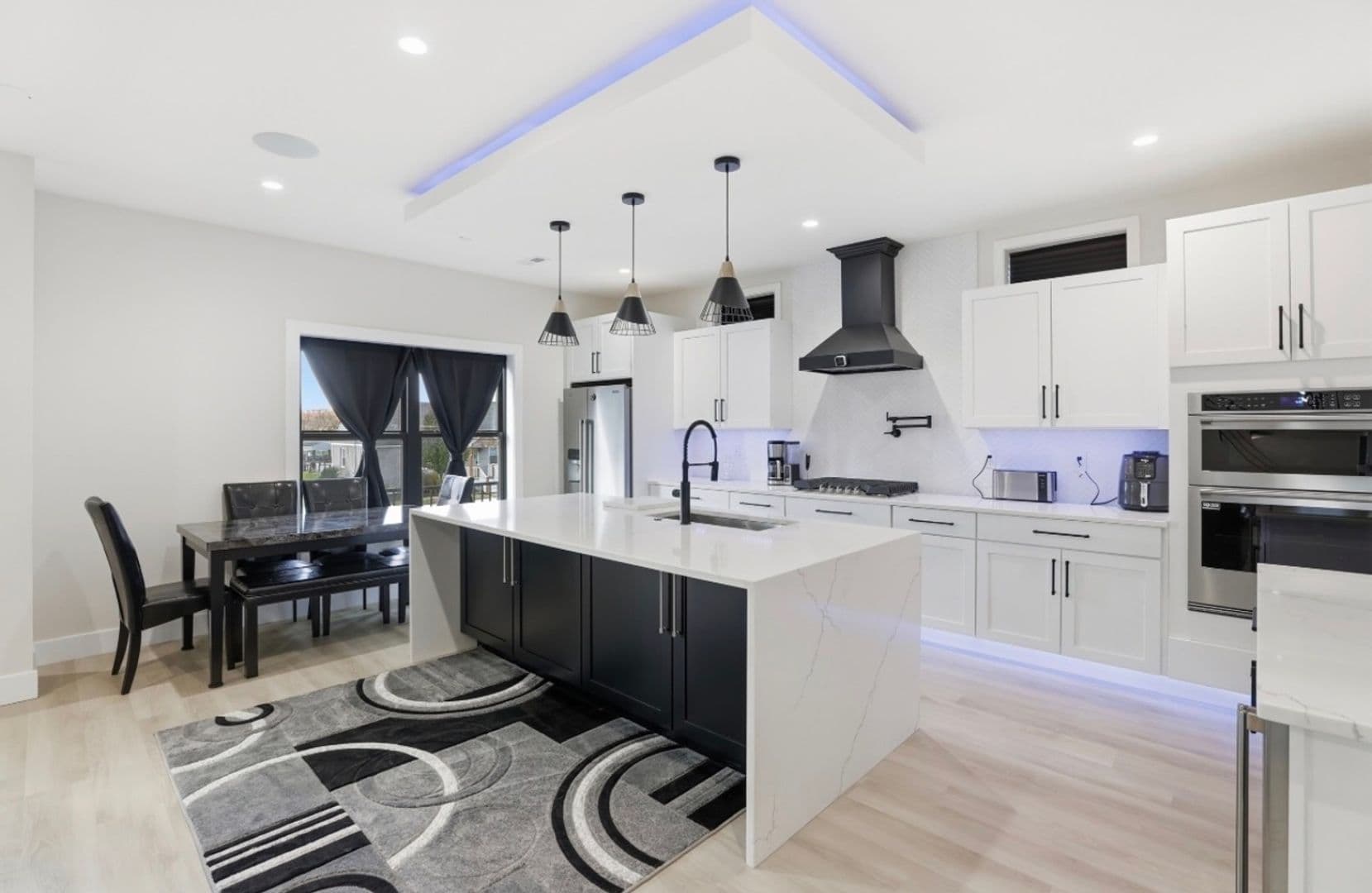 Sparrows Point House: 6931 River Dr Rd